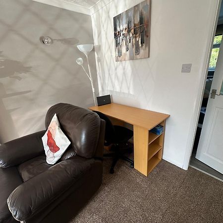 Hinckley Home Sleeps 5 Complete House เลสเตอร์ ภายนอก รูปภาพ