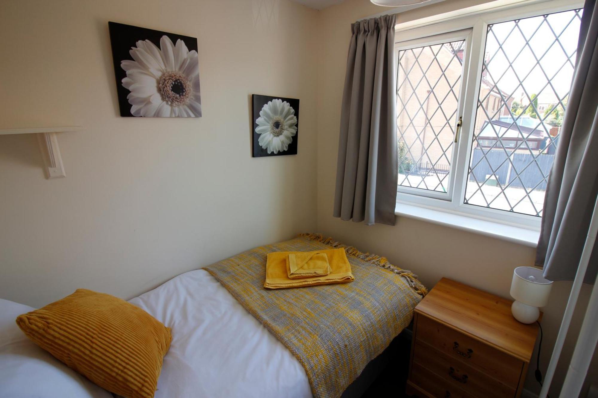 Hinckley Home Sleeps 5 Complete House เลสเตอร์ ภายนอก รูปภาพ